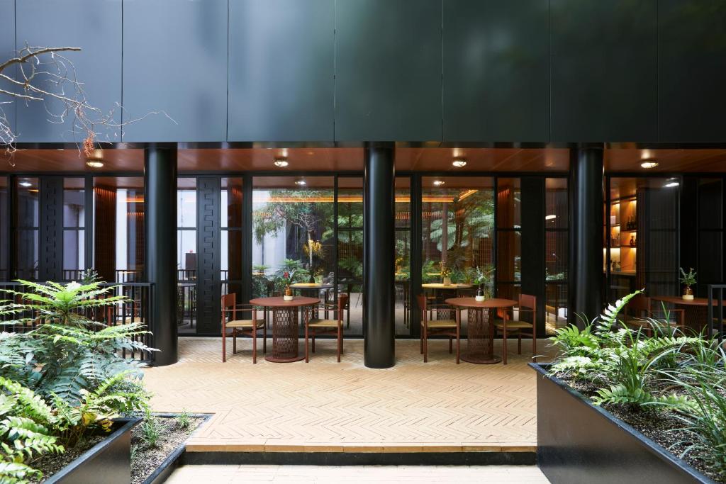 Valverde Lisboa Hotel & Garden — vibe