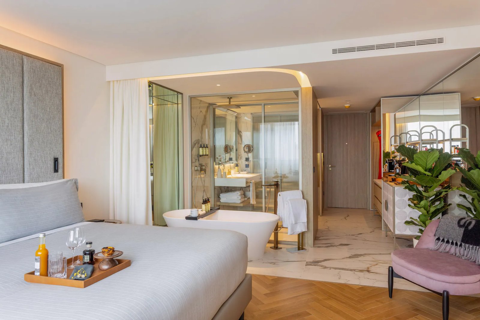 ME Lisbon — rooms