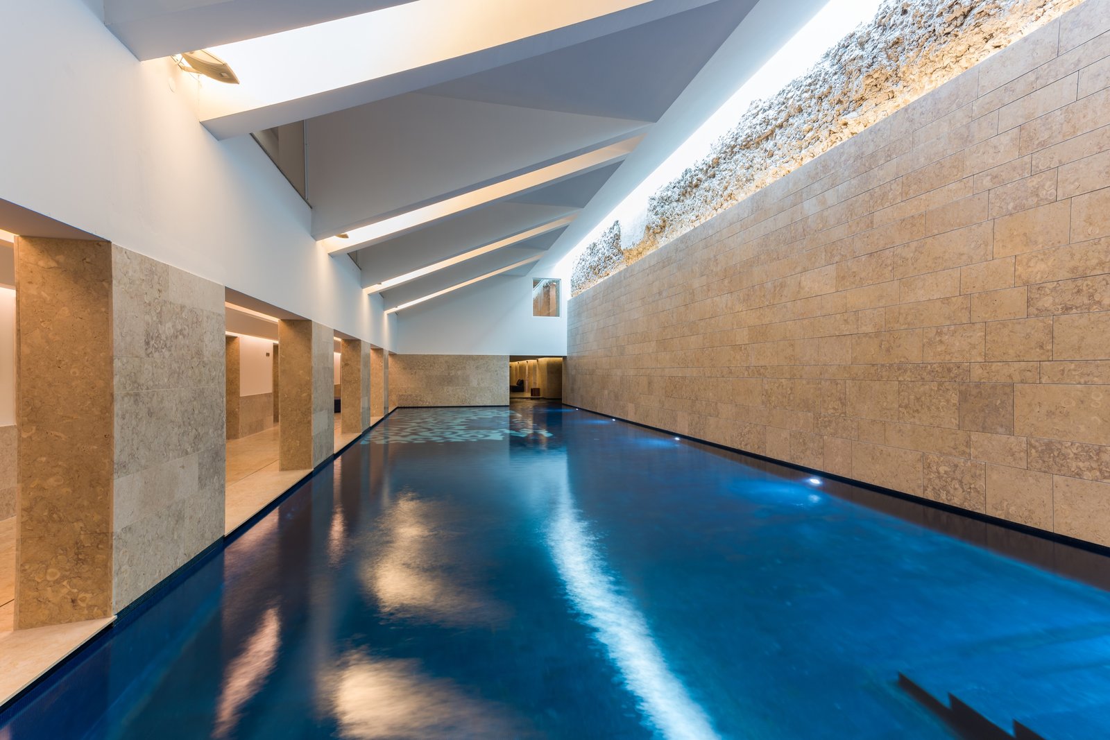 Palácio do Governador, the pool