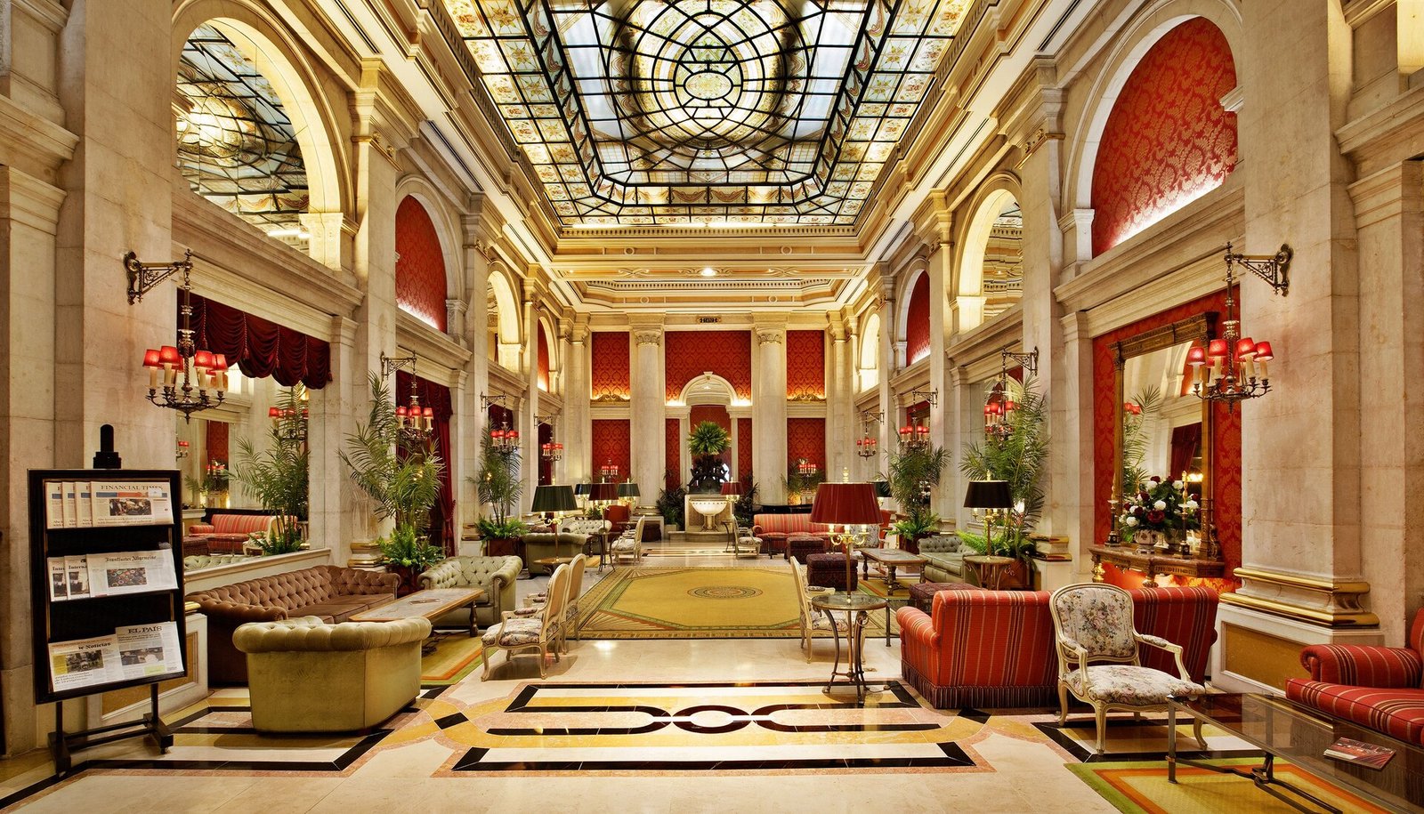 Avenida Palace — vibe