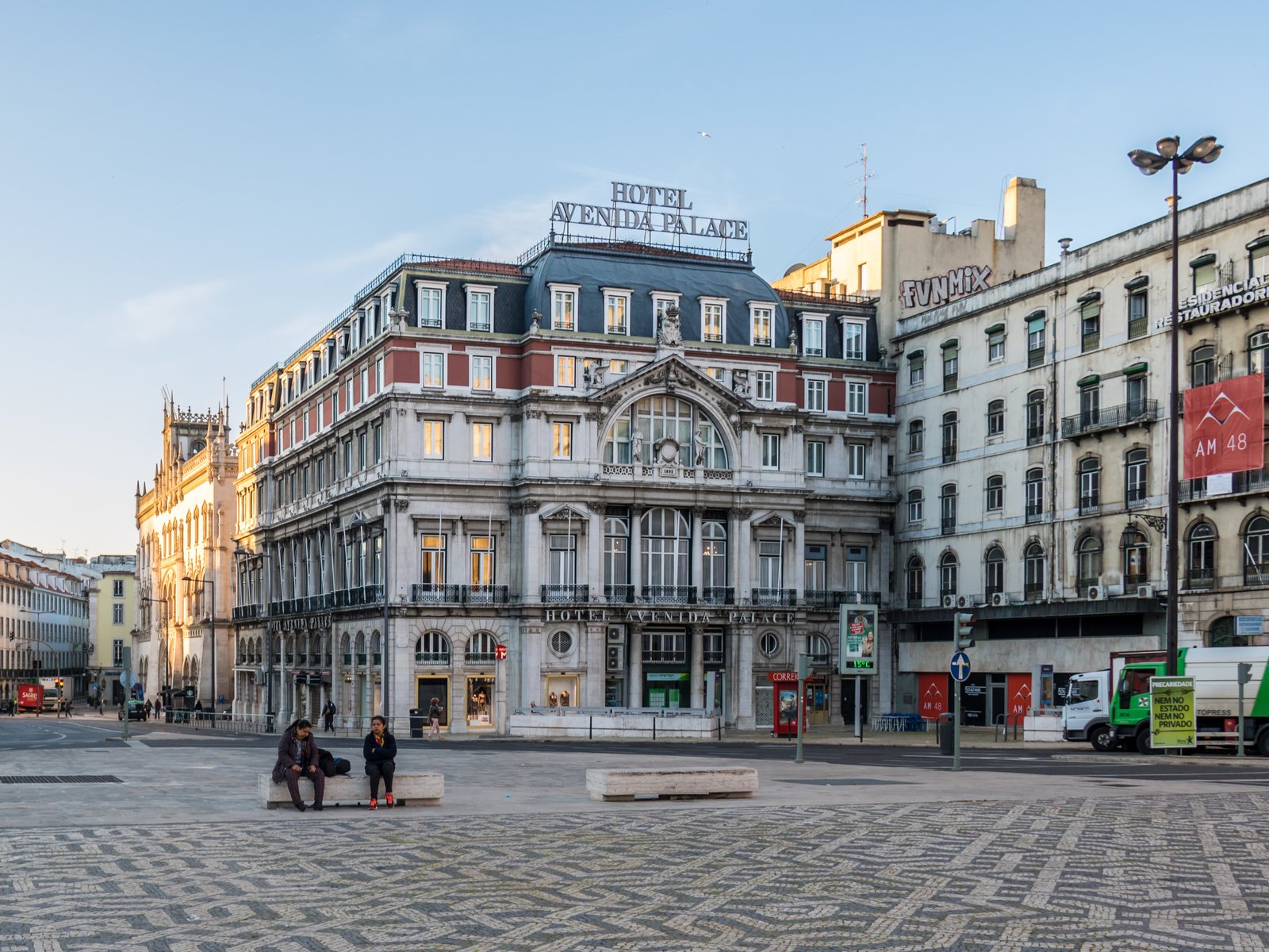 Avenida Palace — backstory