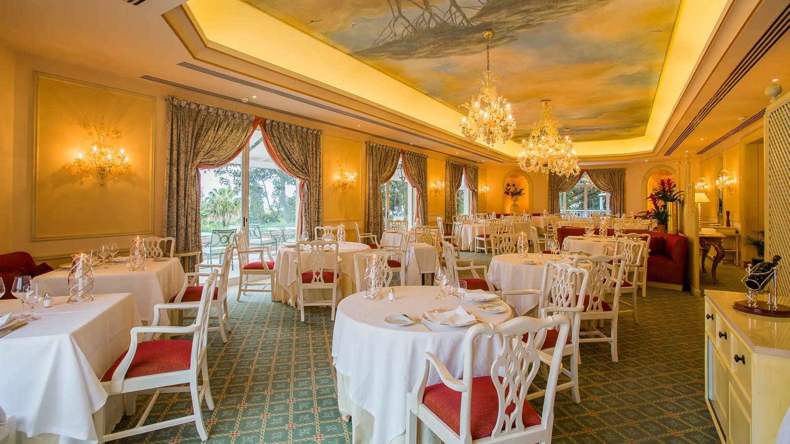Olissippo Lapa Palace Hotel — eat & drink
