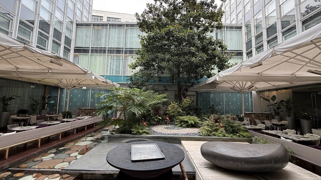 Sanderson London — vibe