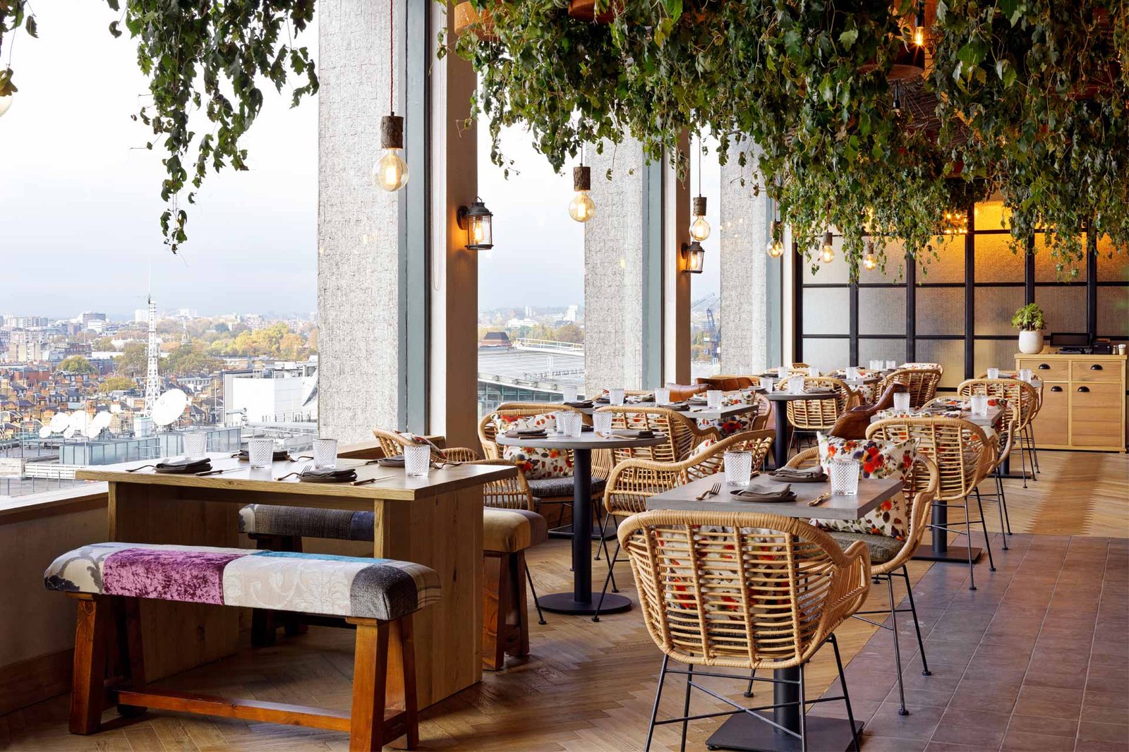 Treehouse Hotel London, madera