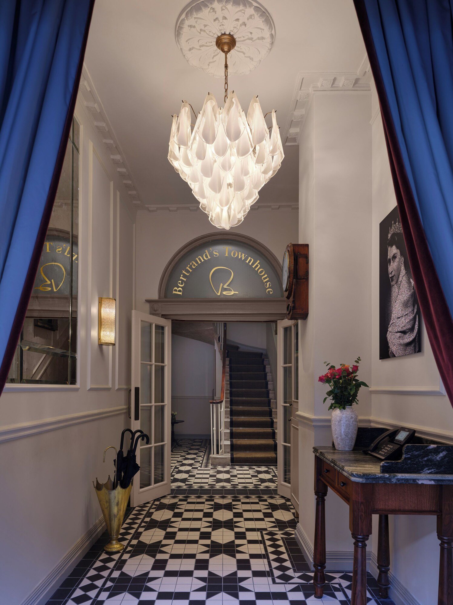 Bertrand's Townhouse — vibe