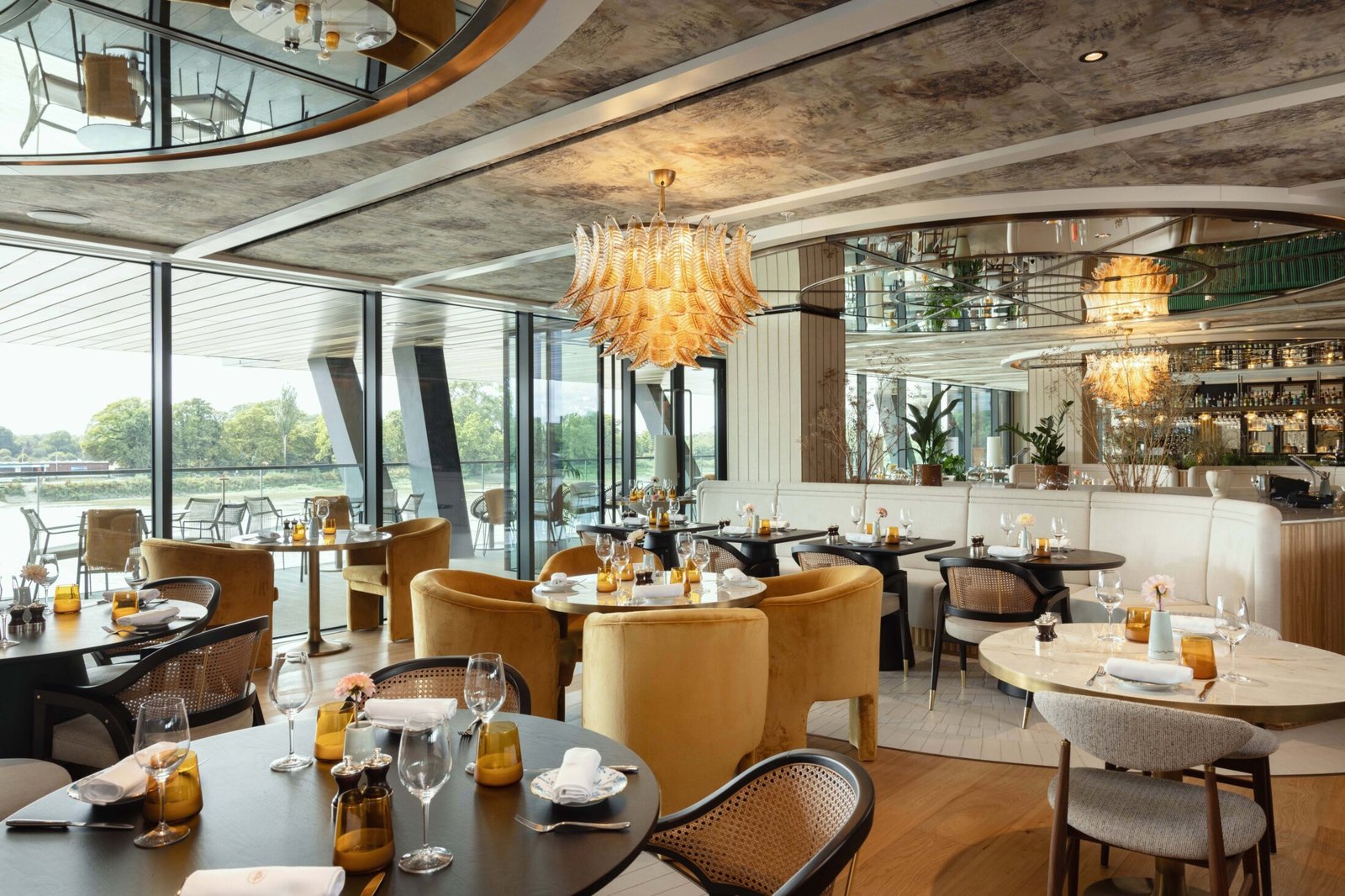 Fulham Pier Hotel, brasserie constance