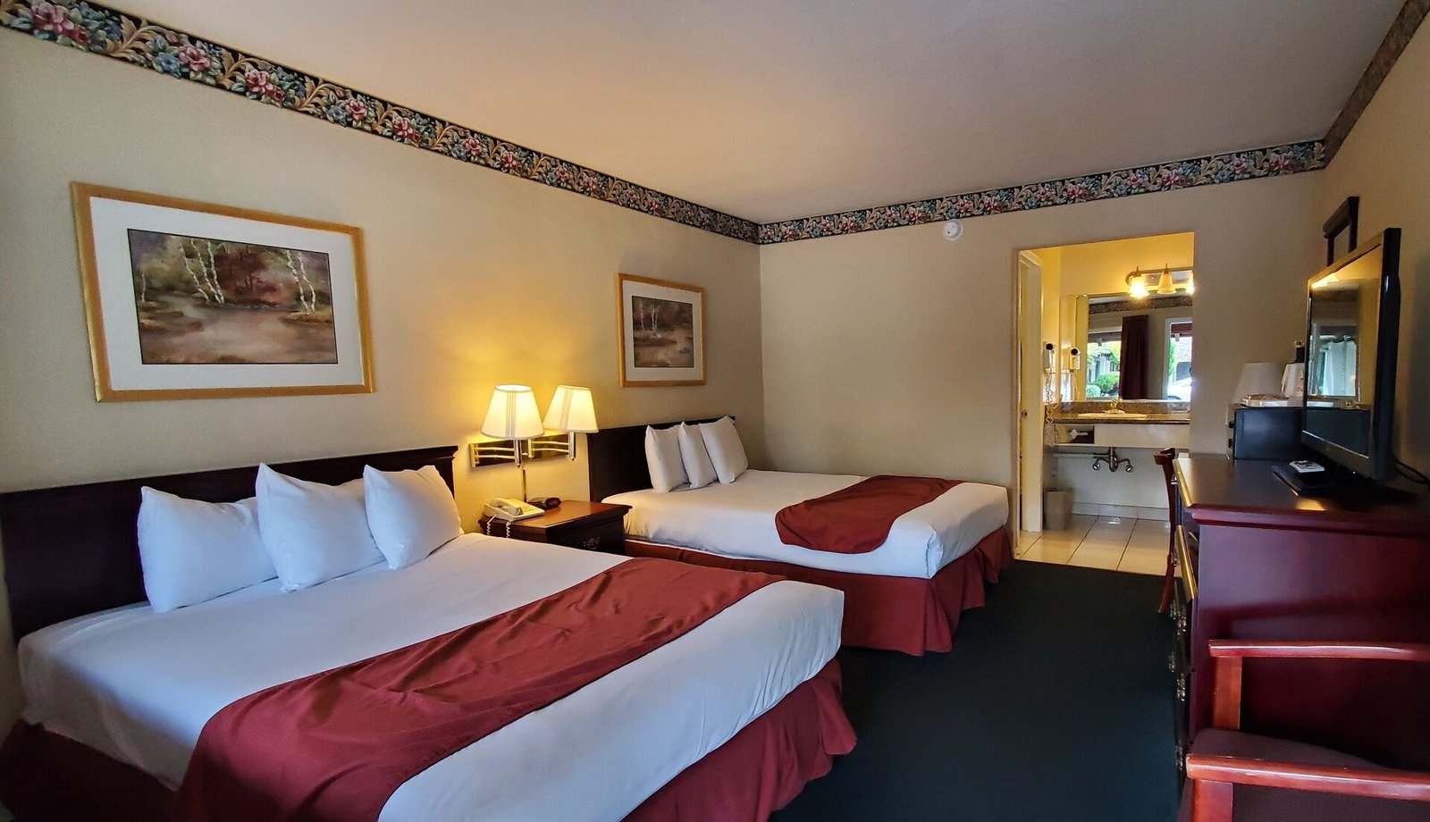 Americas Best Value Inn Sky Ranch — rooms