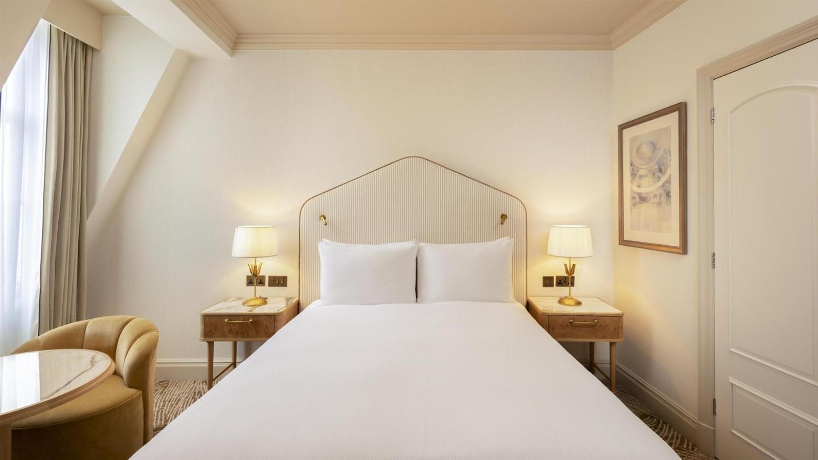 The Waldorf Hilton Hotel — rooms