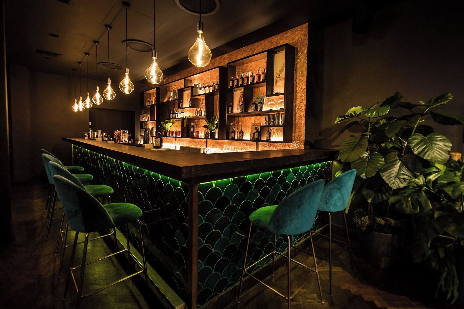 The Waldorf Hilton Hotel — eat & drink