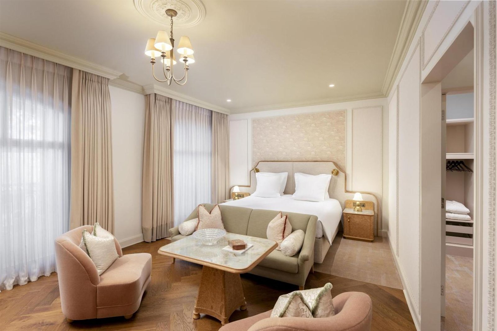 The Waldorf Hilton Hotel — rooms