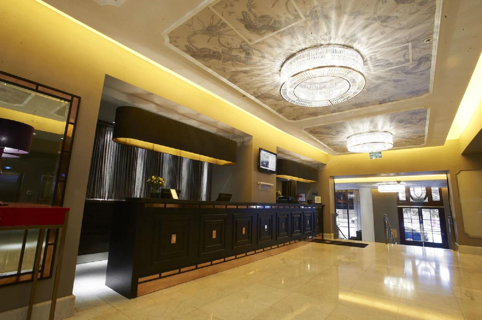 The Waldorf Hilton Hotel — vibe
