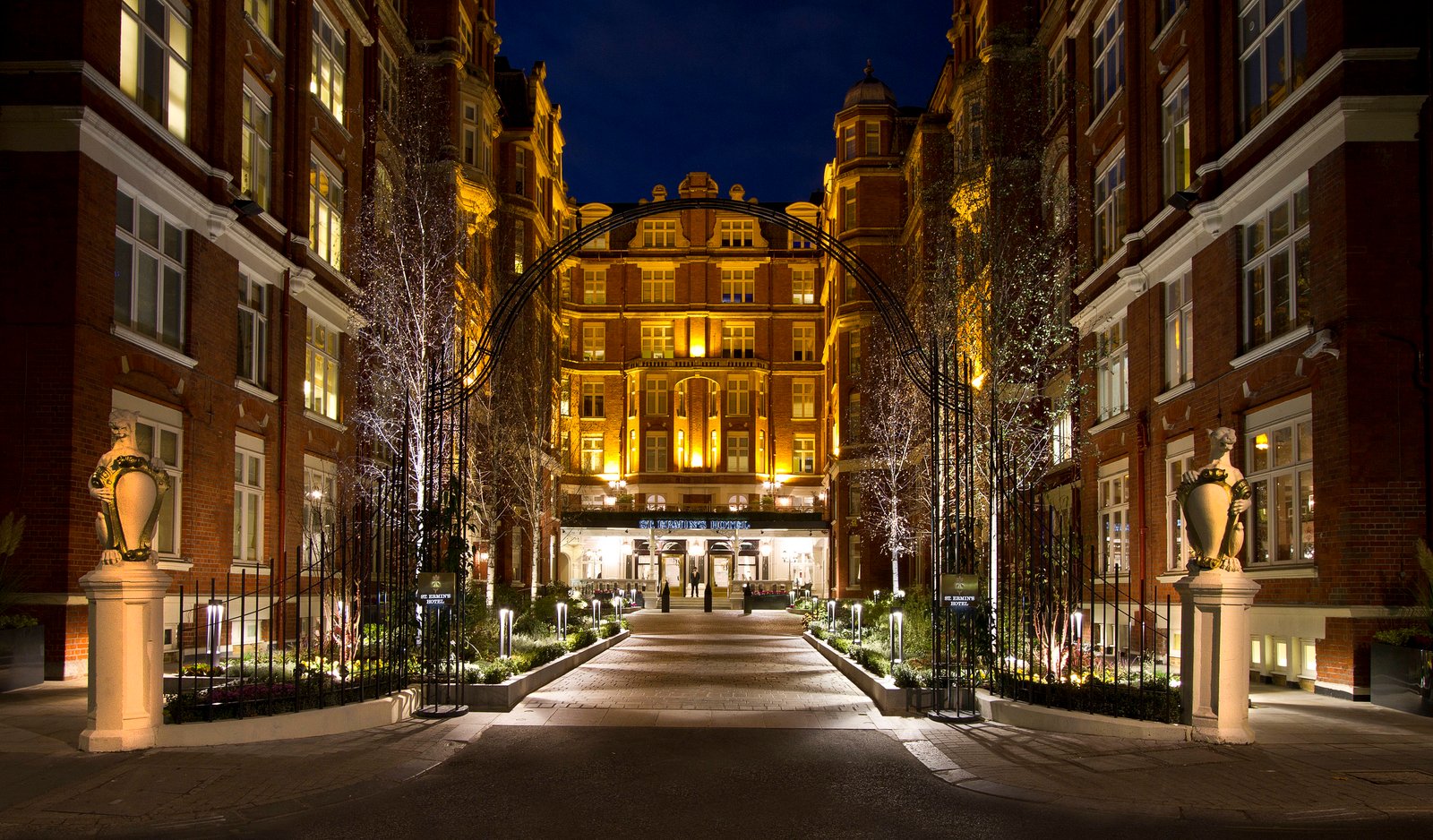 St. Ermin's Hotel, Autograph Collection — backstory