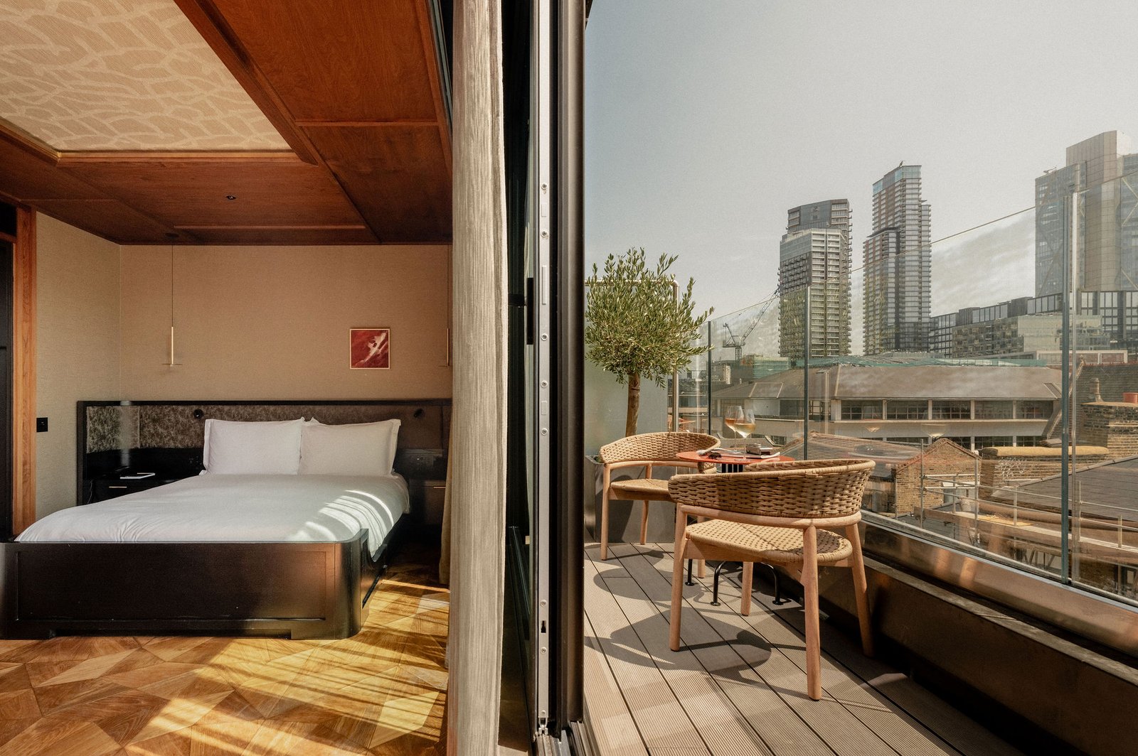 Aethos London Shoreditch — vibe