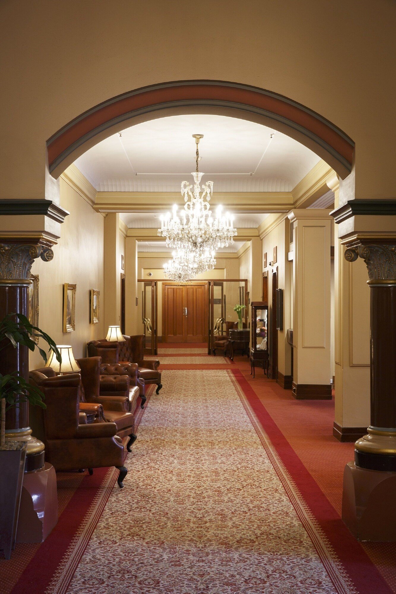 The Hotel Windsor — vibe