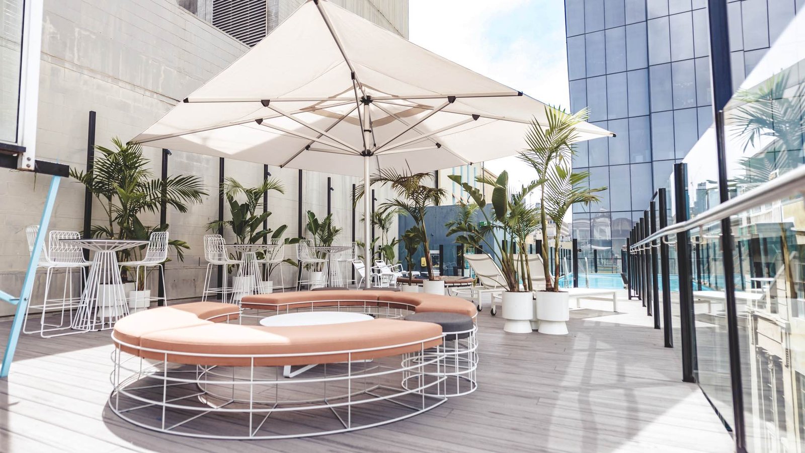 Adelphi Hotel — vibe