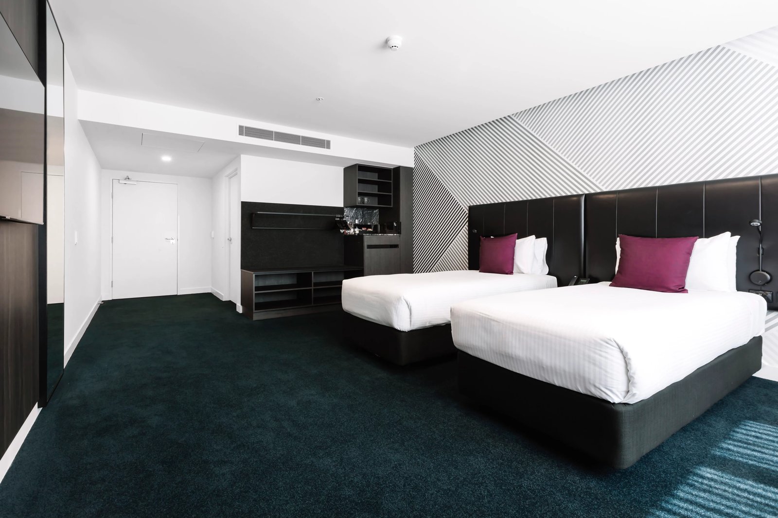 Mövenpick Hotel Melbourne On Spencer — rooms