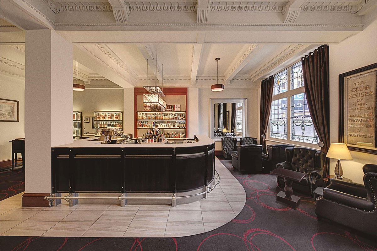 Rendezvous Hotel Melbourne — eat & drink