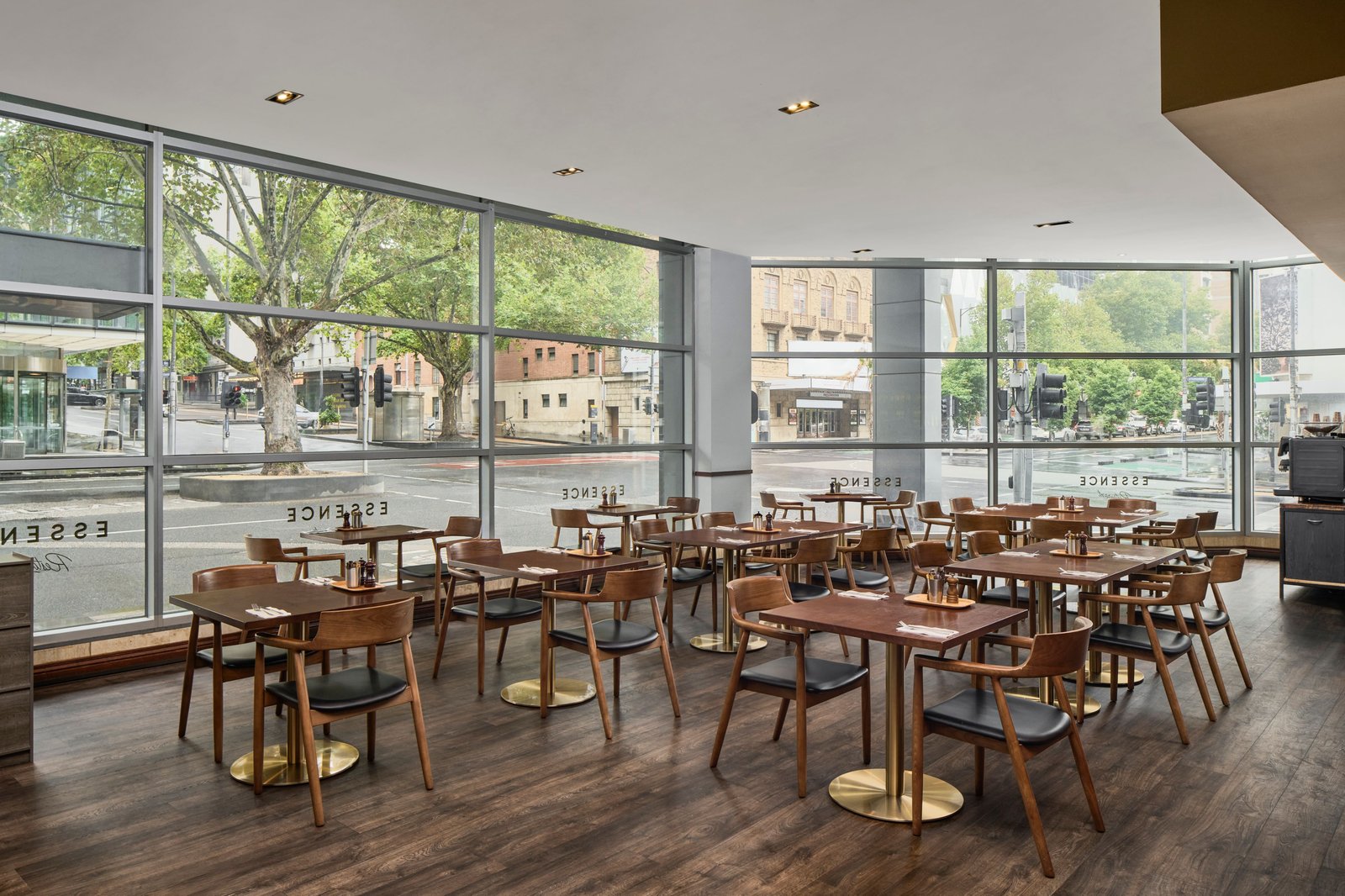Melbourne Marriott Hotel, at the table