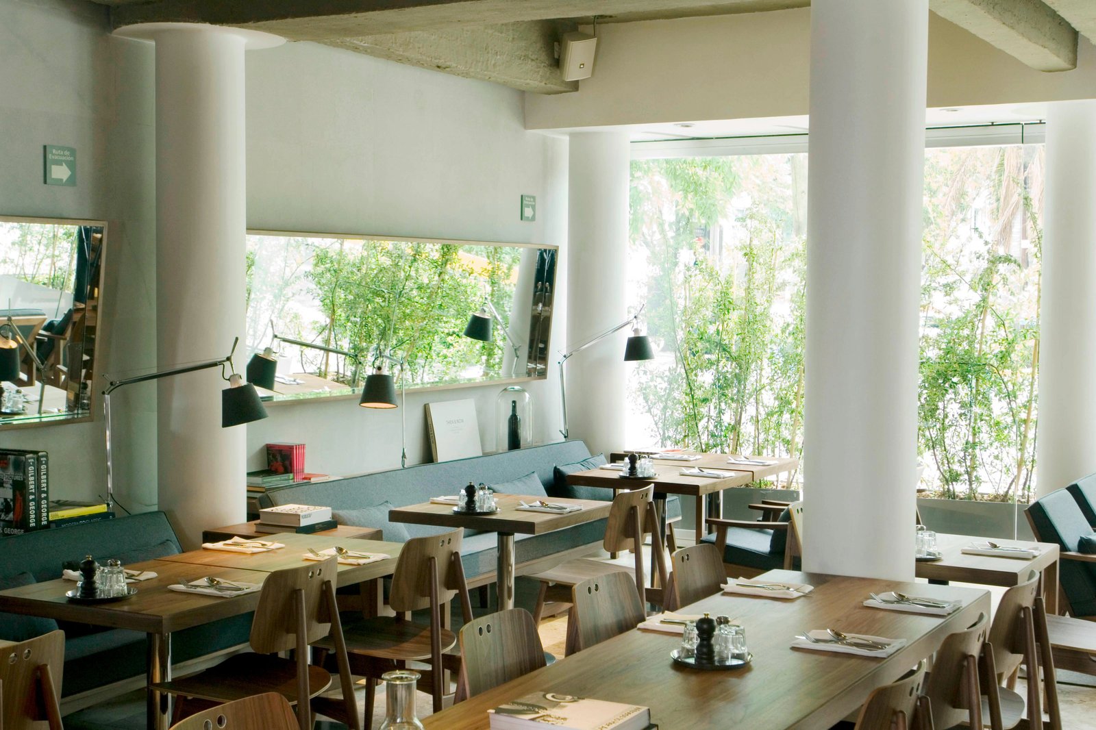 Habita Hotel, lobby restaurant & sidewalk terrace