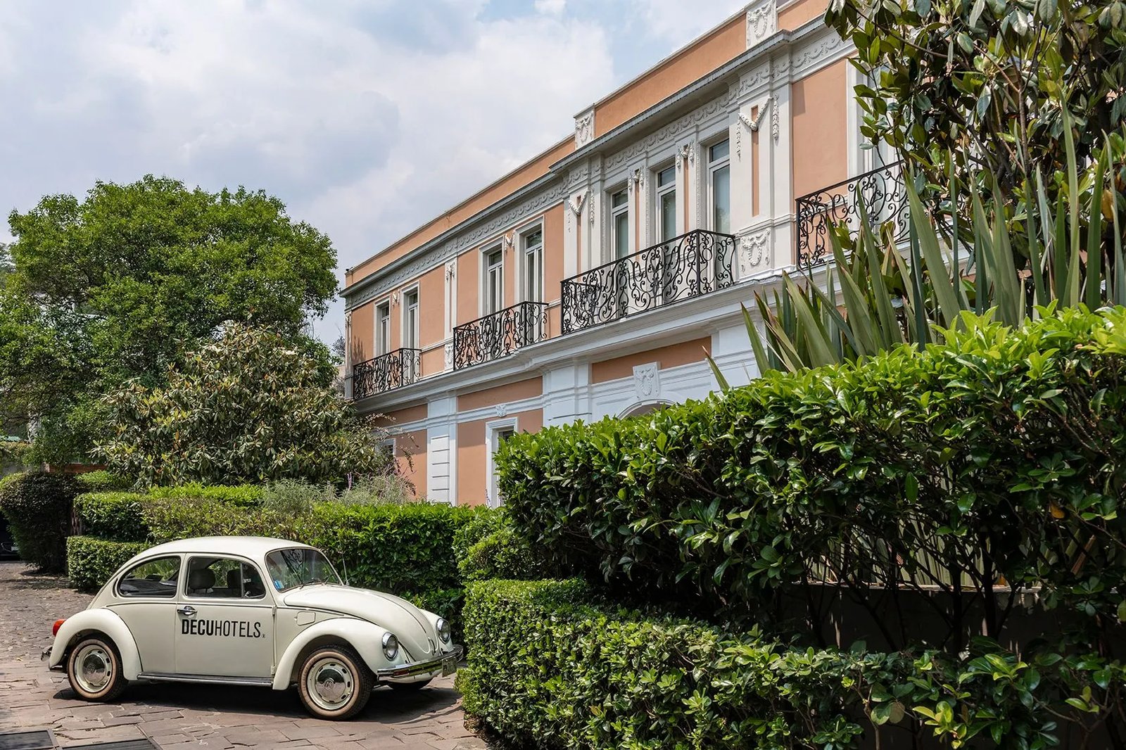 Hacienda Pena Pobre Hotel — backstory