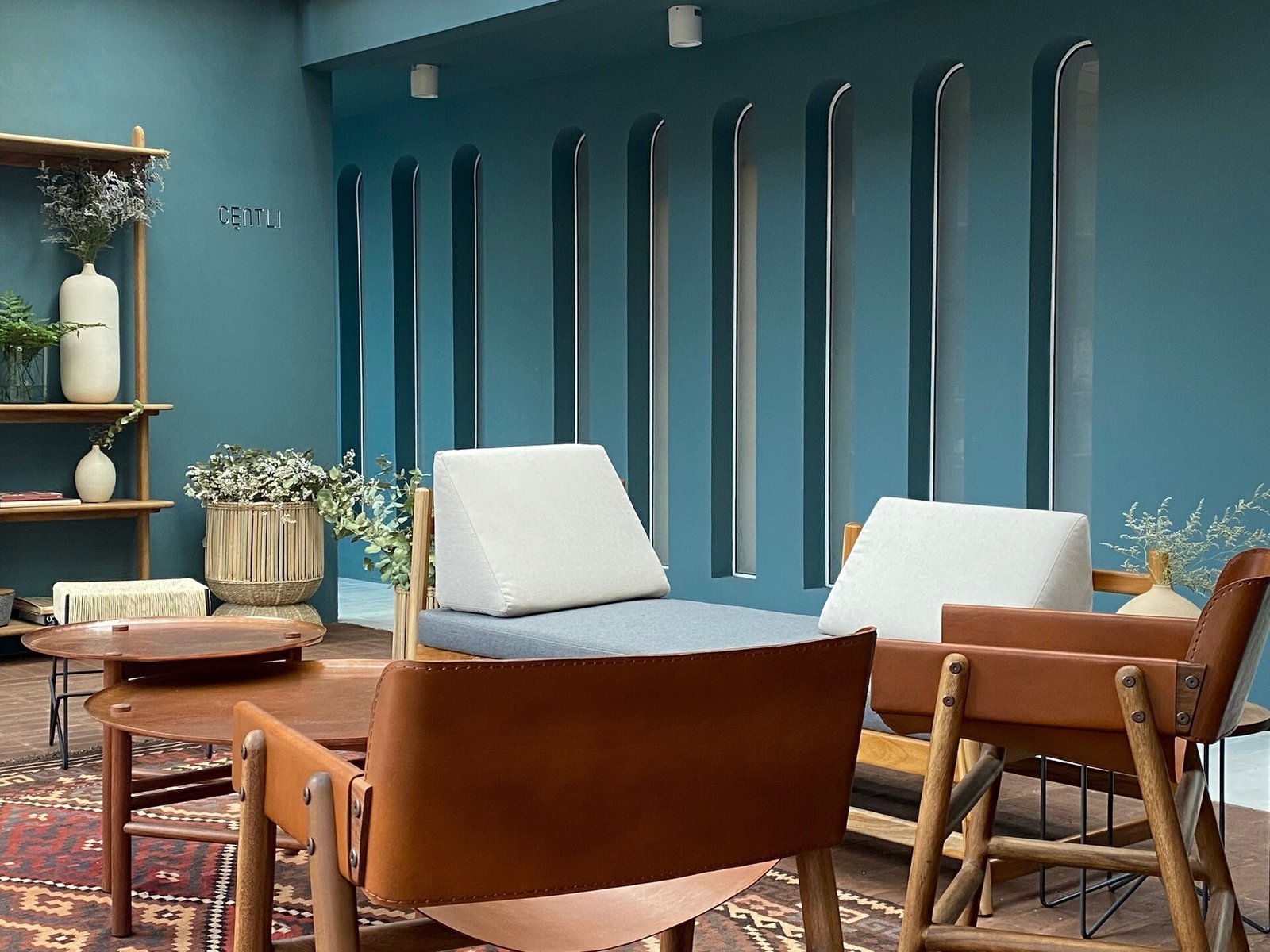 UMA Casa — eat & drink
