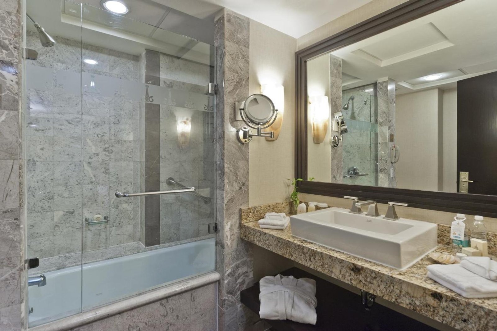Marquis Reforma — rooms