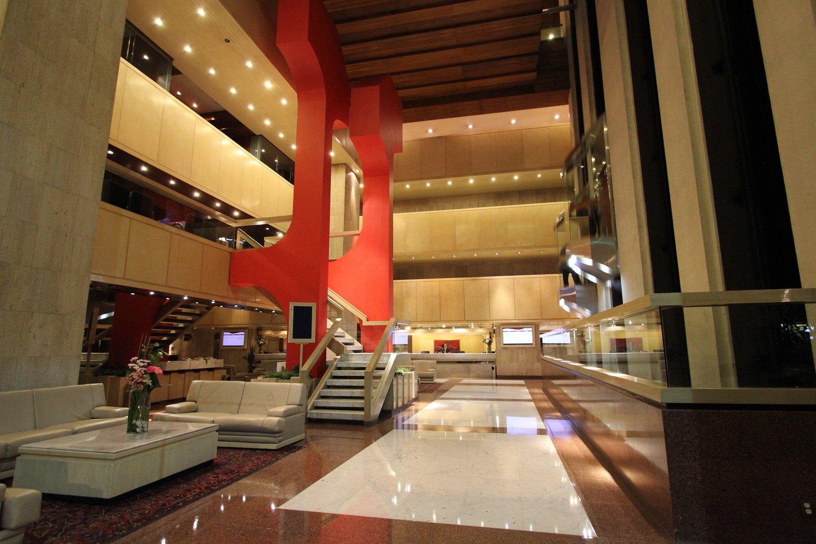 Hotel Sevilla Palace — vibe