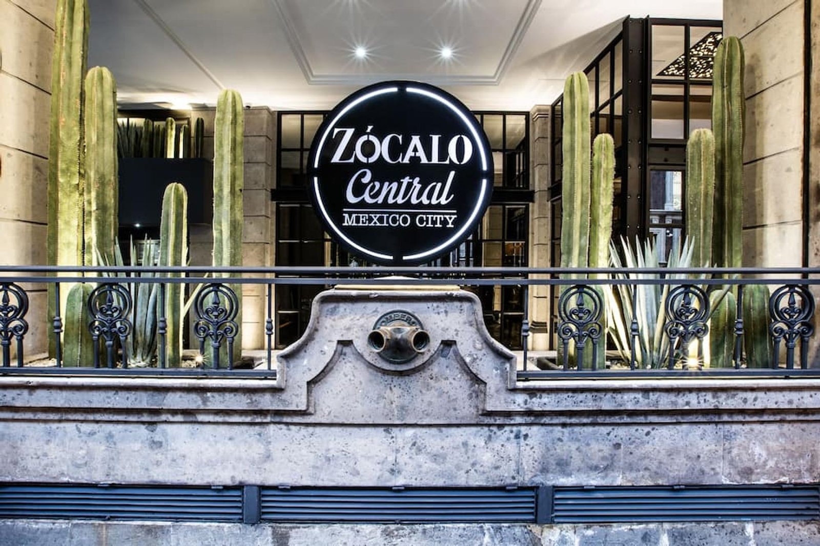 Zócalo Central Hotel — backstory