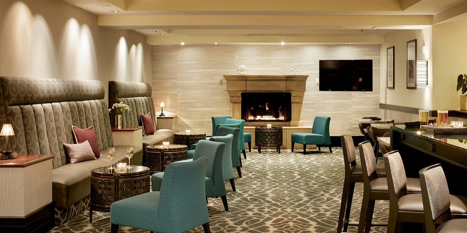 Crowne Plaza Palo Alto — vibe
