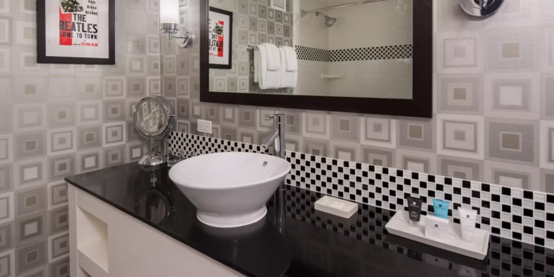 Crowne Plaza Palo Alto — rooms