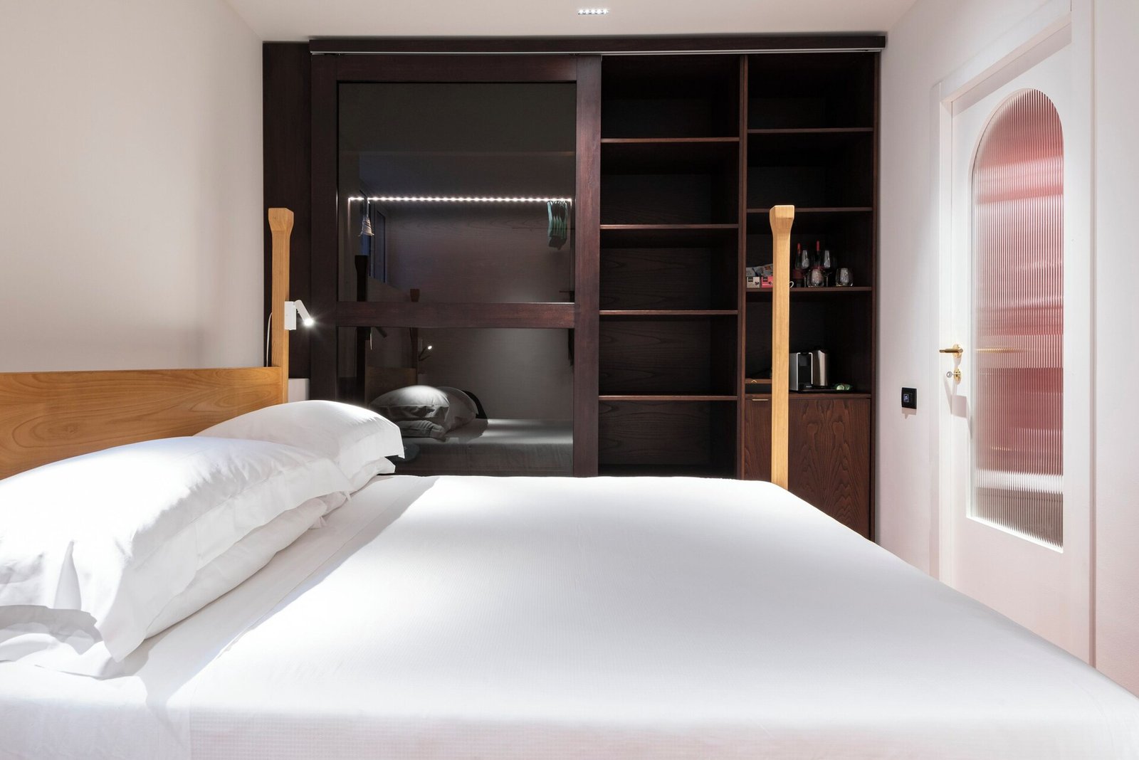 Vico Milano — rooms