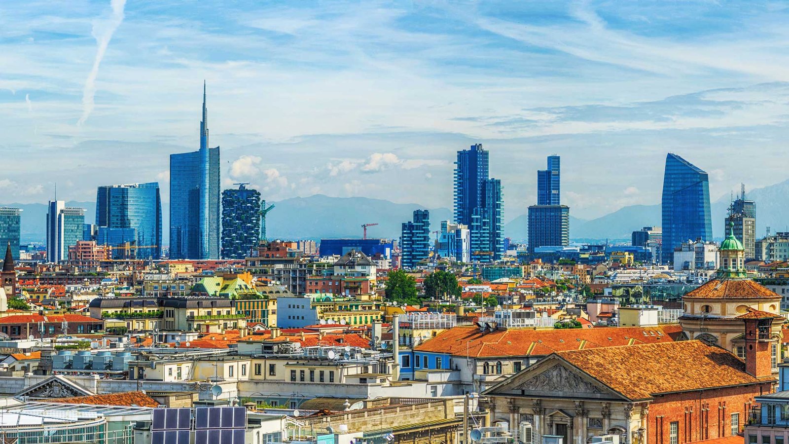 The Street Milano Duomo — vibe