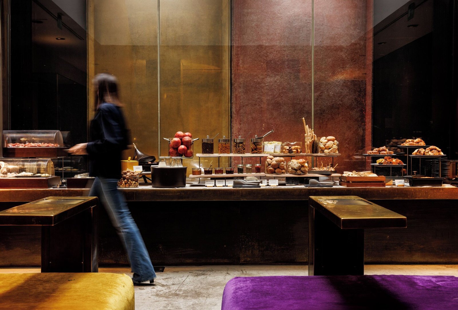 STRAF Hotel, at the table