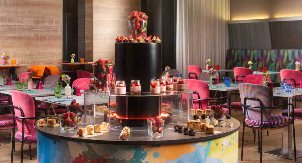 Hotel nhow Milano, at the table