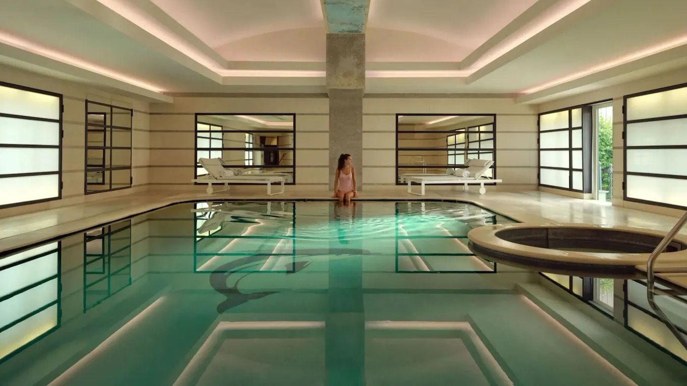 Principe di Savoia, the pool