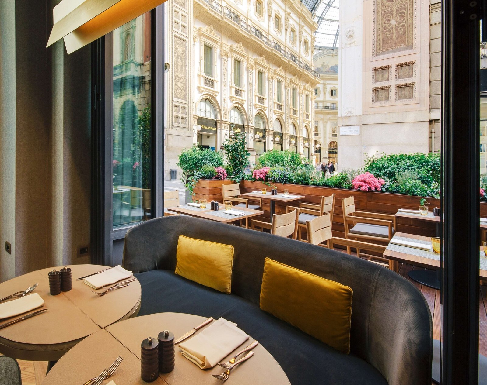 Park Hyatt Milan, at the table