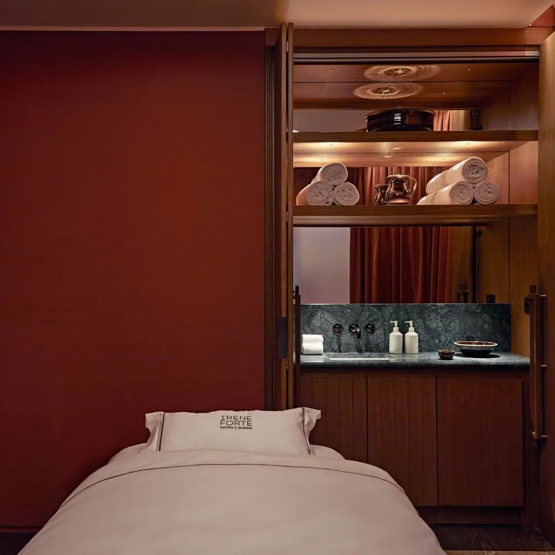 The Carlton — rooms