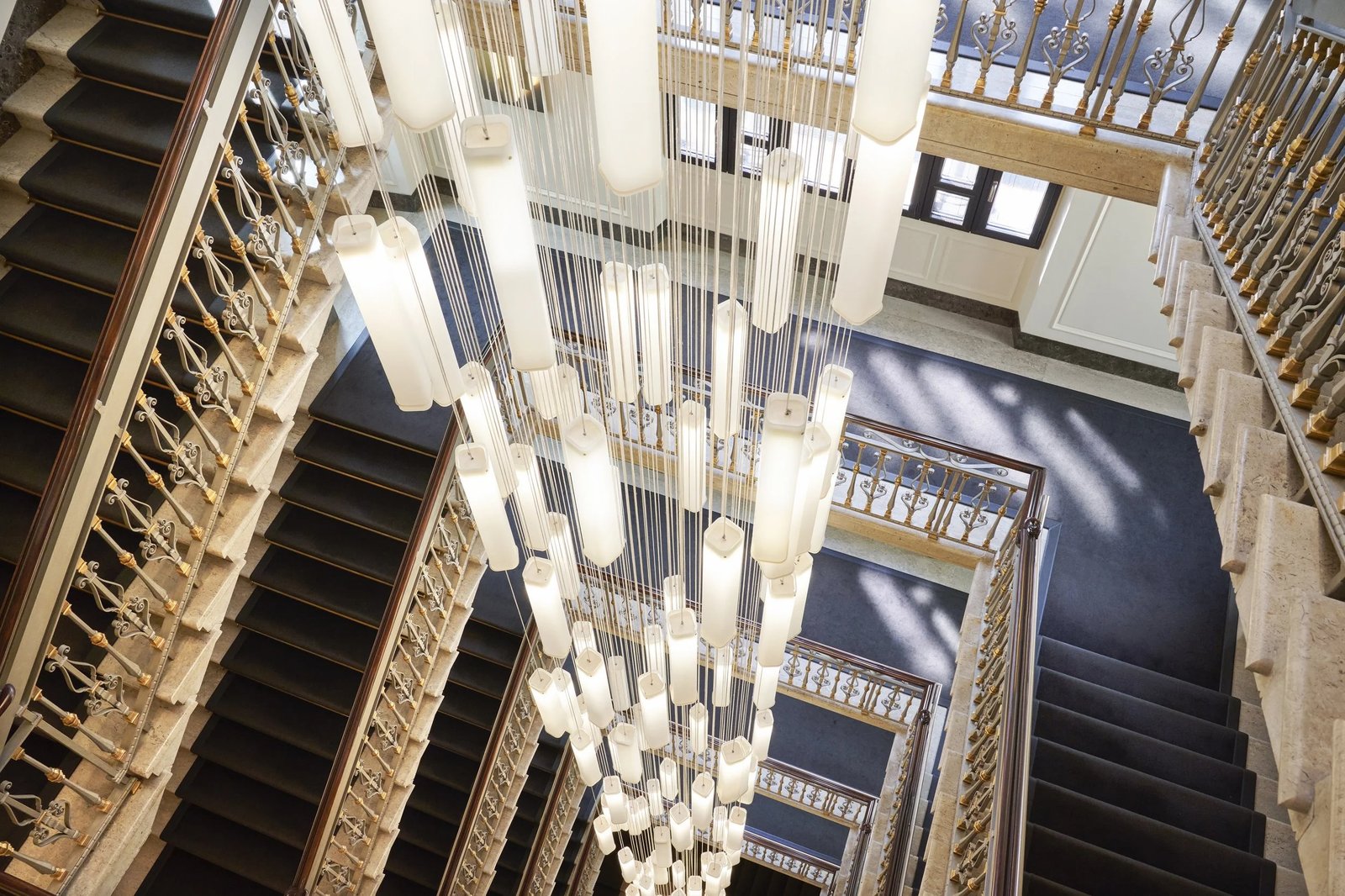Excelsior Hotel Gallia — vibe