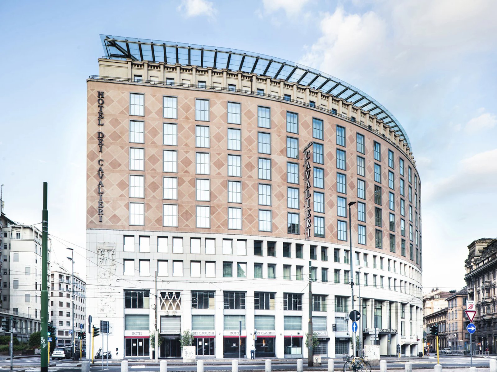 Hotel Dei Cavalieri Milano Duomo — backstory