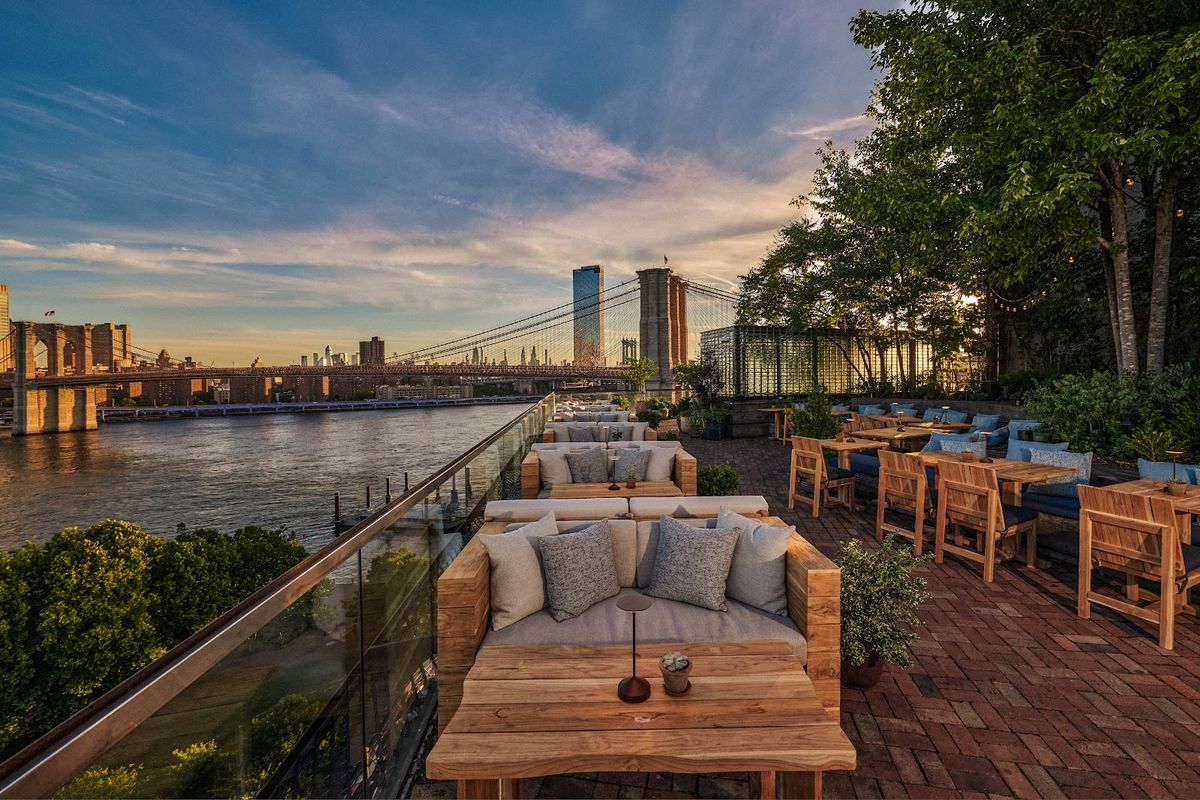 1 Hotel Brooklyn Bridge, at the table
