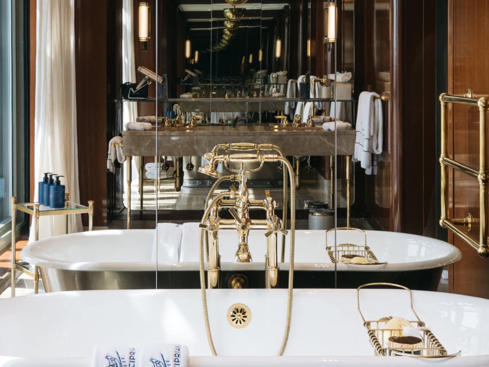 Casa Cipriani — rooms