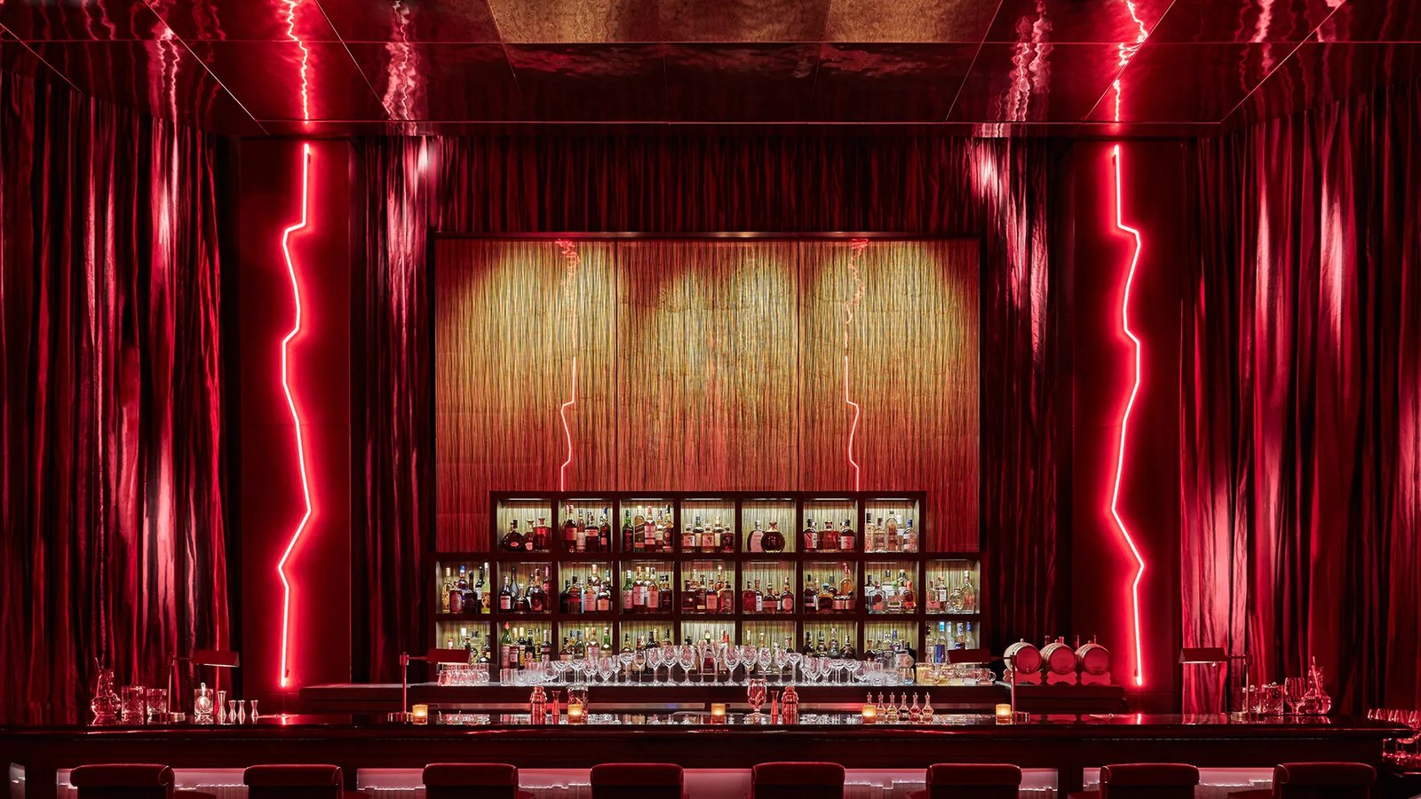 Four Seasons Hotel New York Downtown — eat & drink