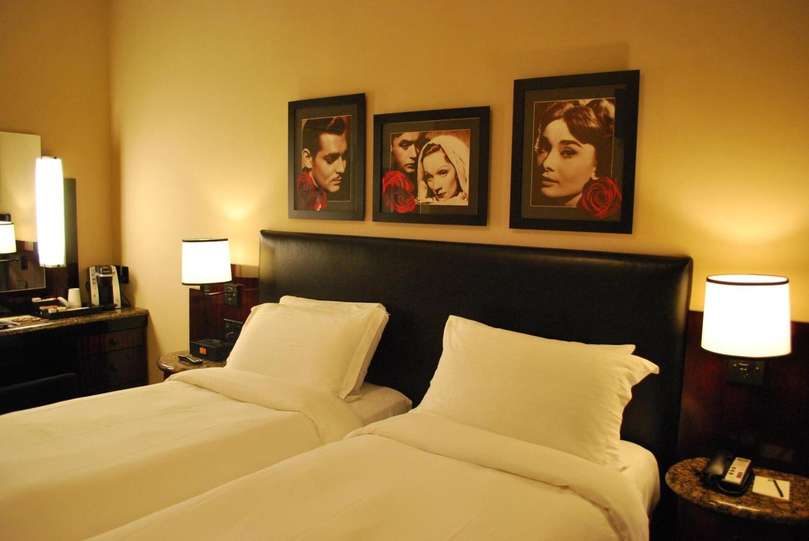 Washington Square Hotel — rooms