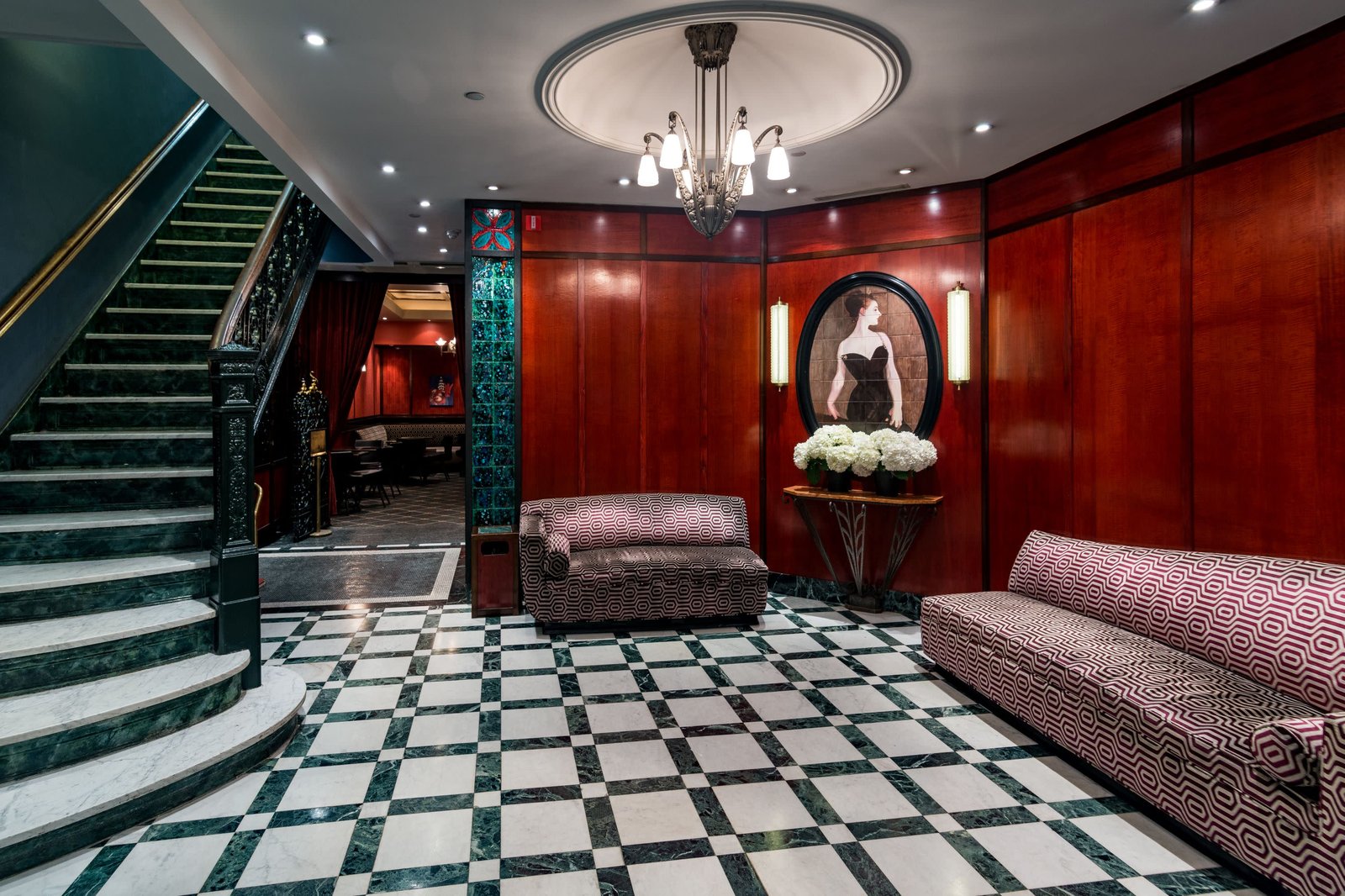 Washington Square Hotel — vibe