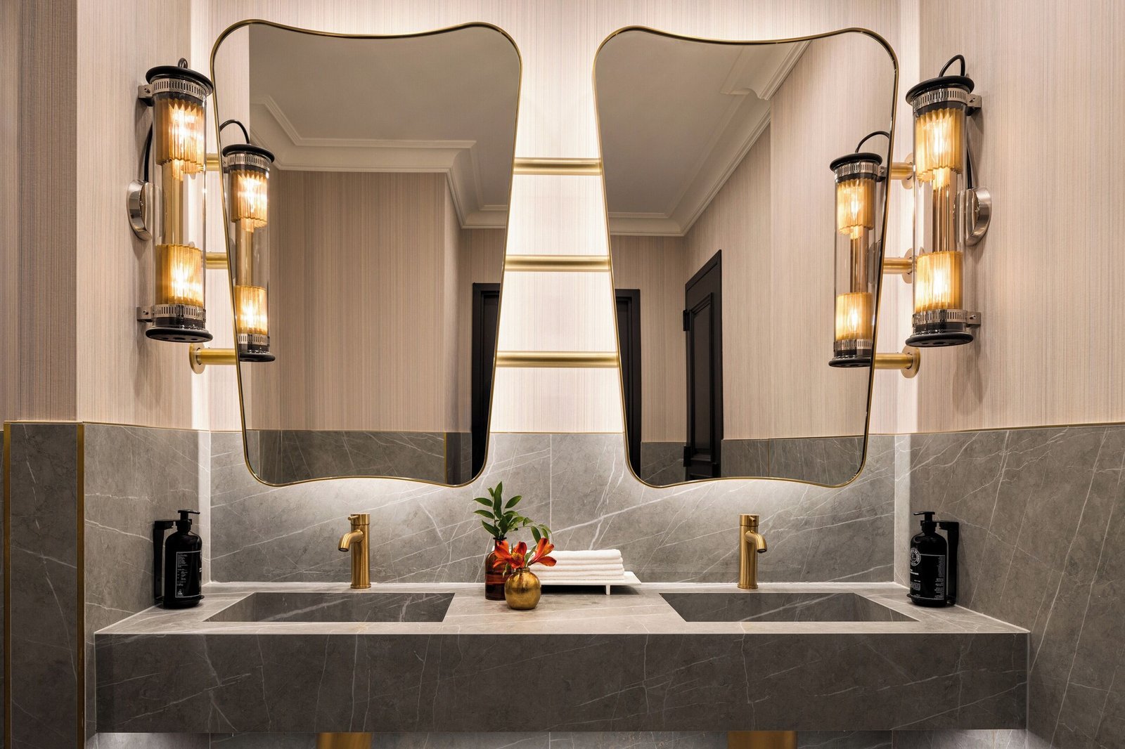 The Chemists Club Hotel — rooms