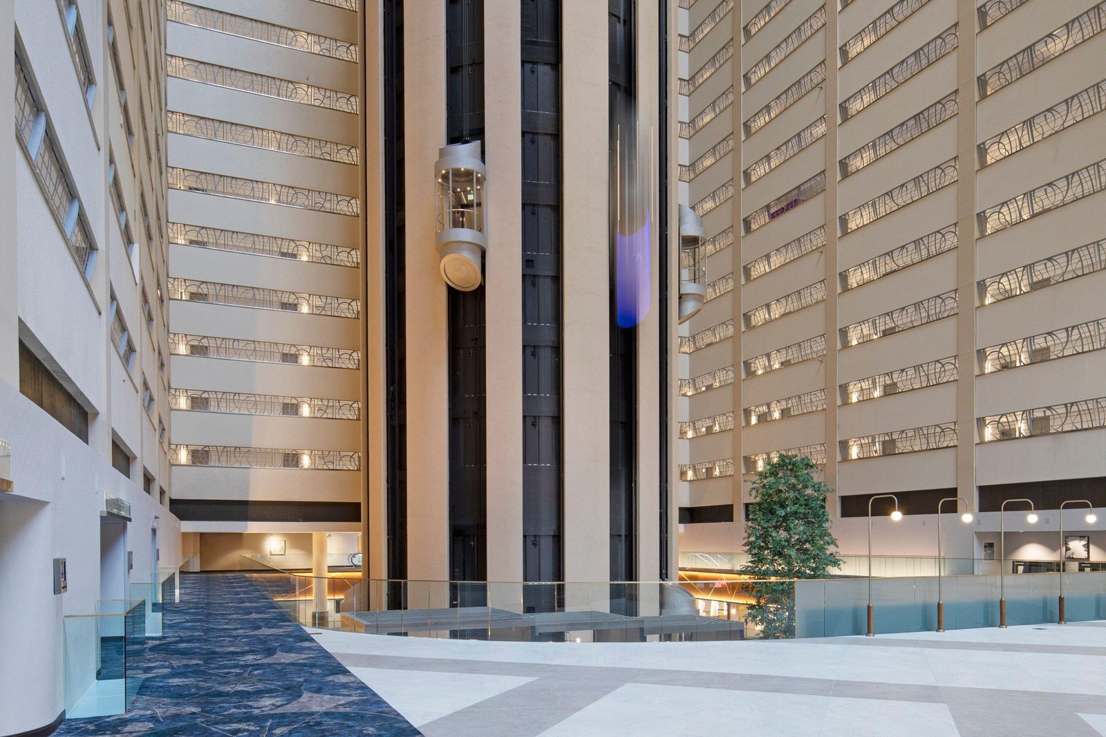 New York Marriott Marquis — vibe
