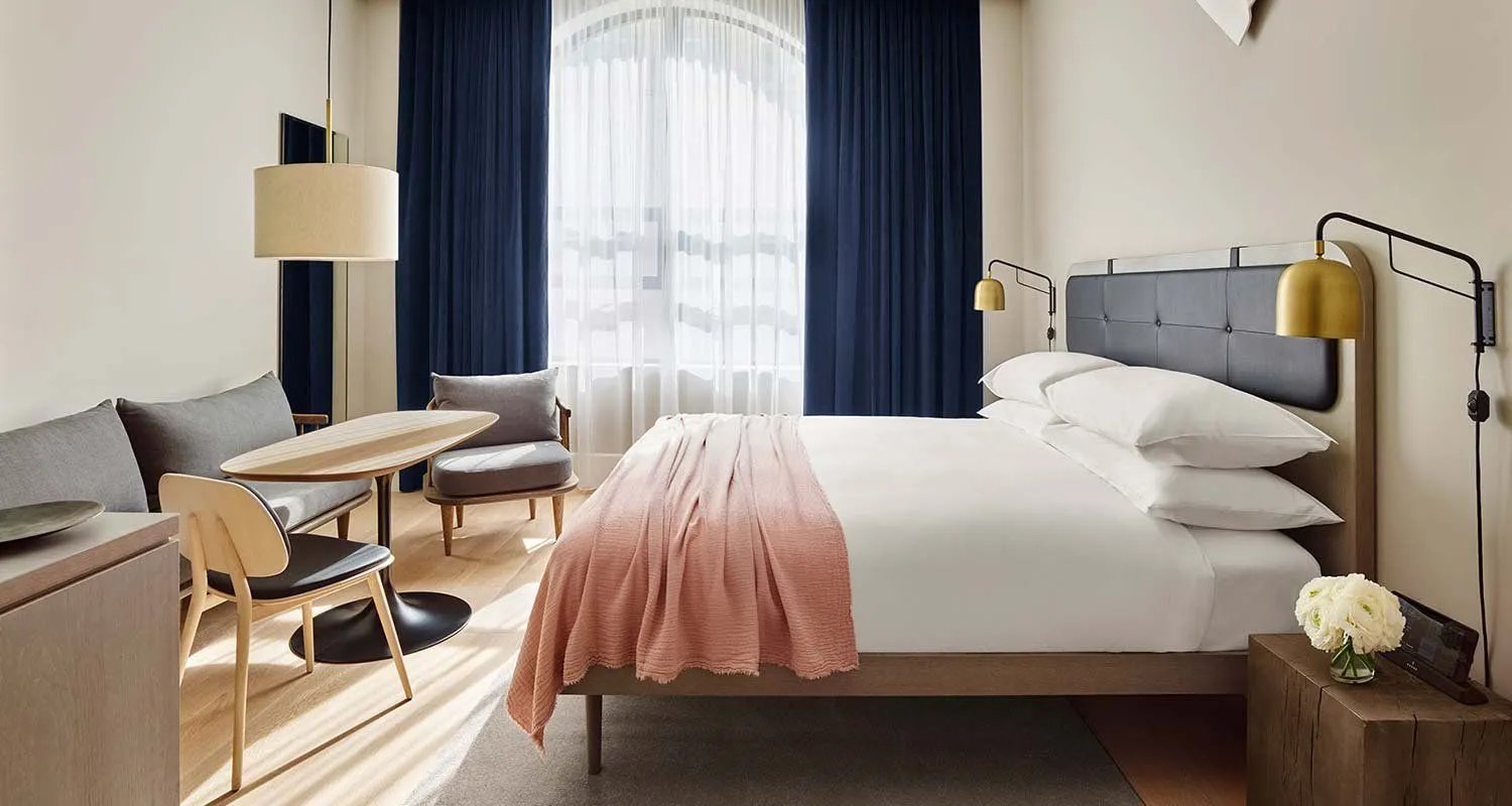 11 Howard — rooms