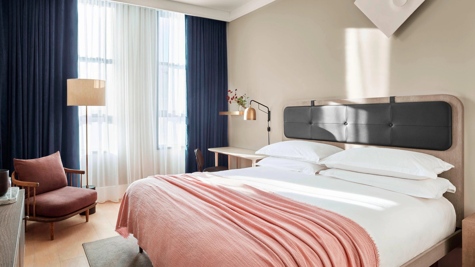 11 Howard — rooms