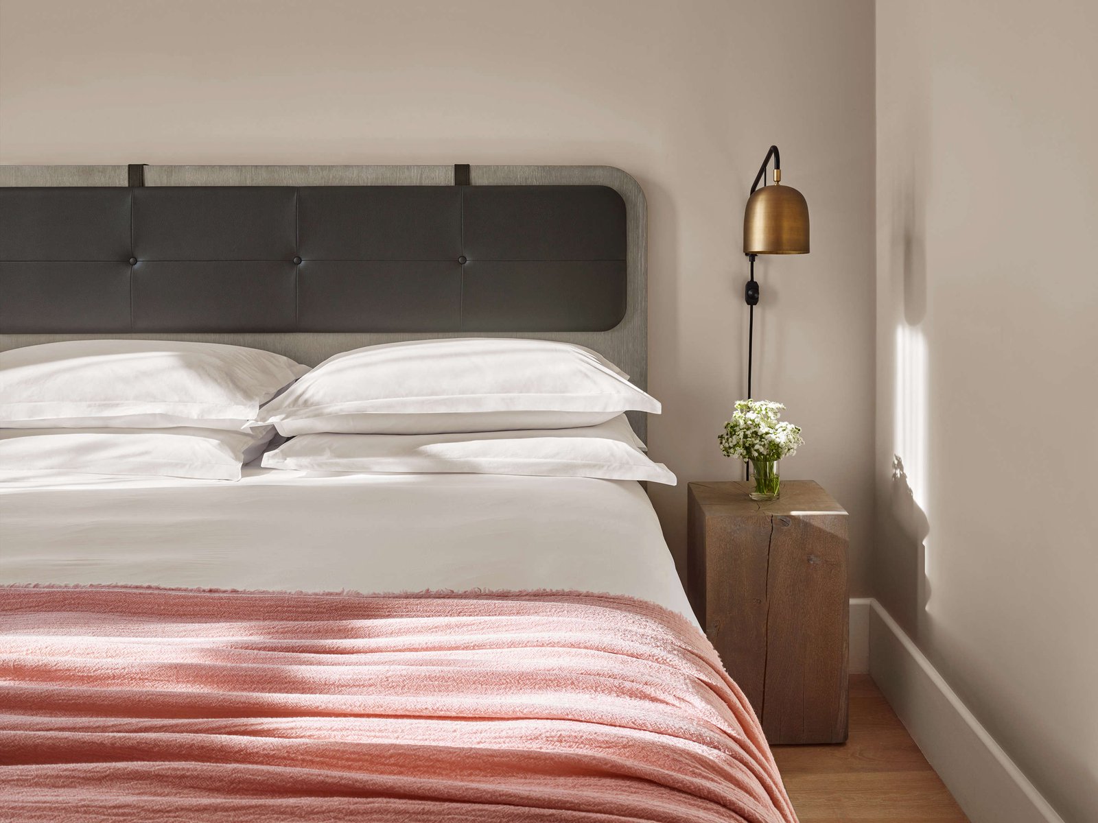11 Howard — rooms
