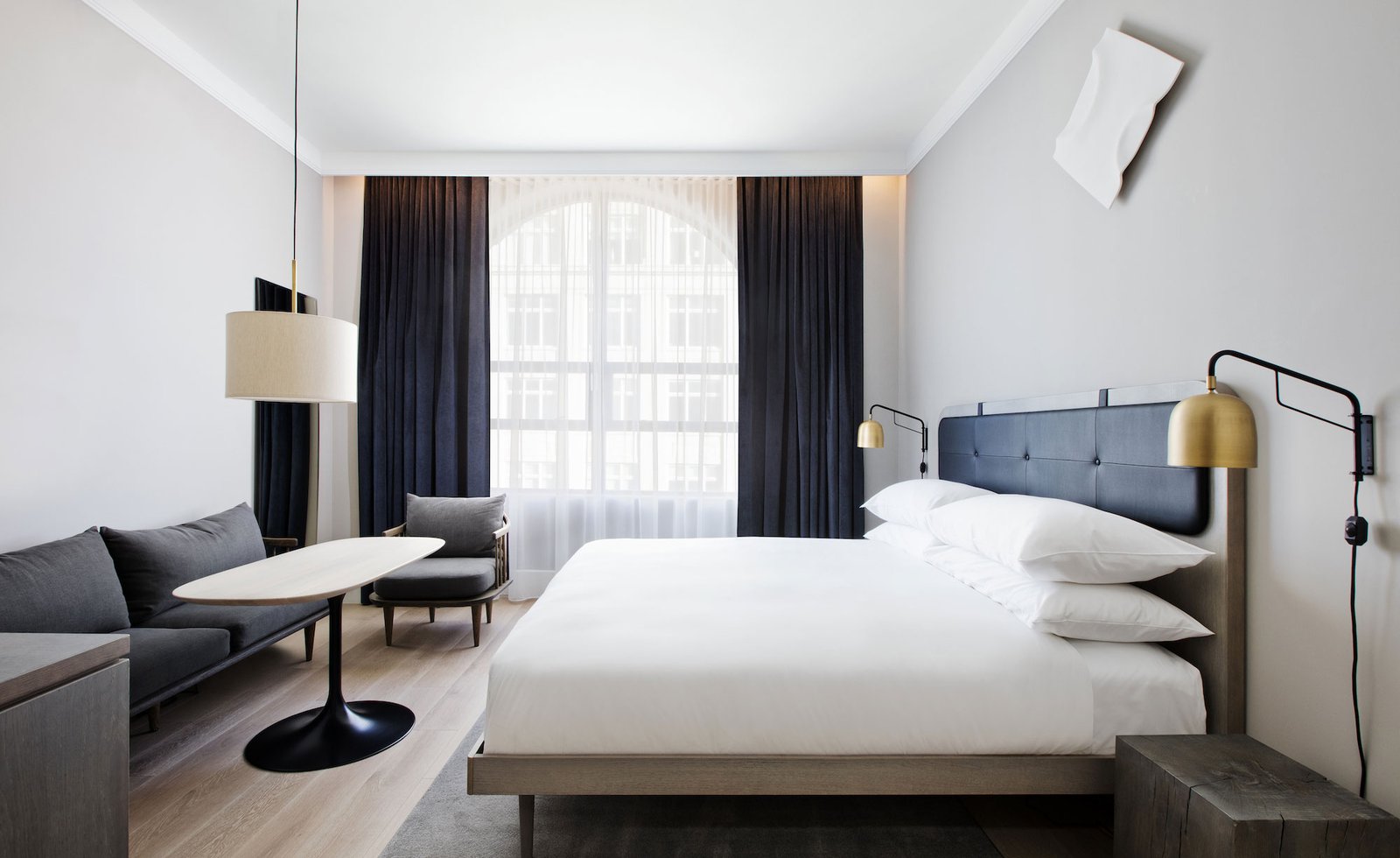 11 Howard — rooms